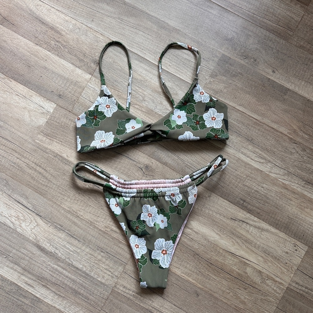 Tai swim set